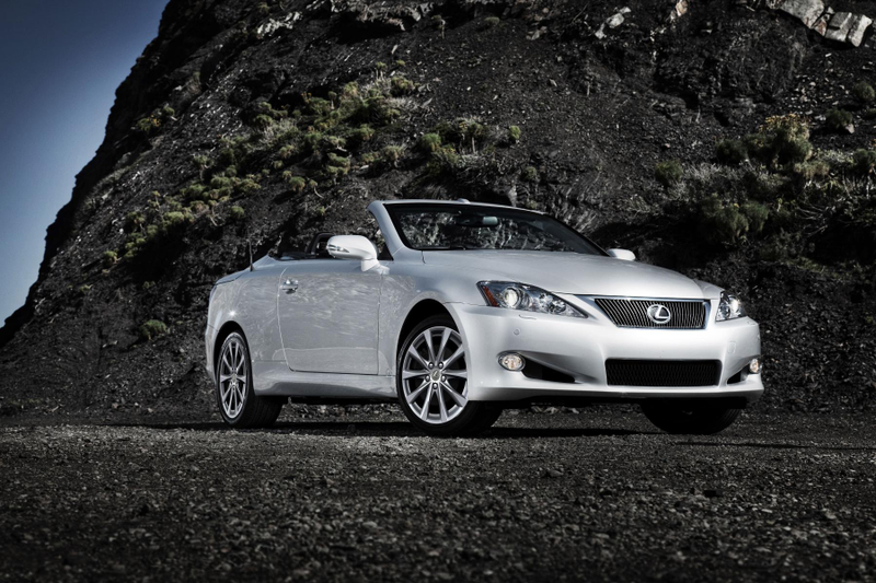 Illustration for article titled 2014 Lexus IS C Delivers Best Of Coupe And Convertible Worlds